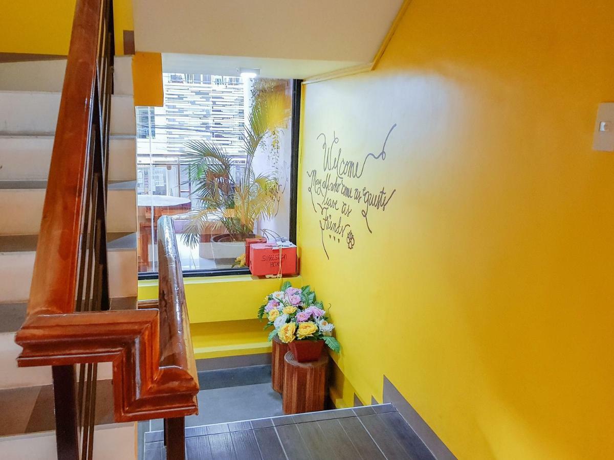 ホテル Reddoorz Near Ramiro Community Hospital Totolan エクステリア 写真